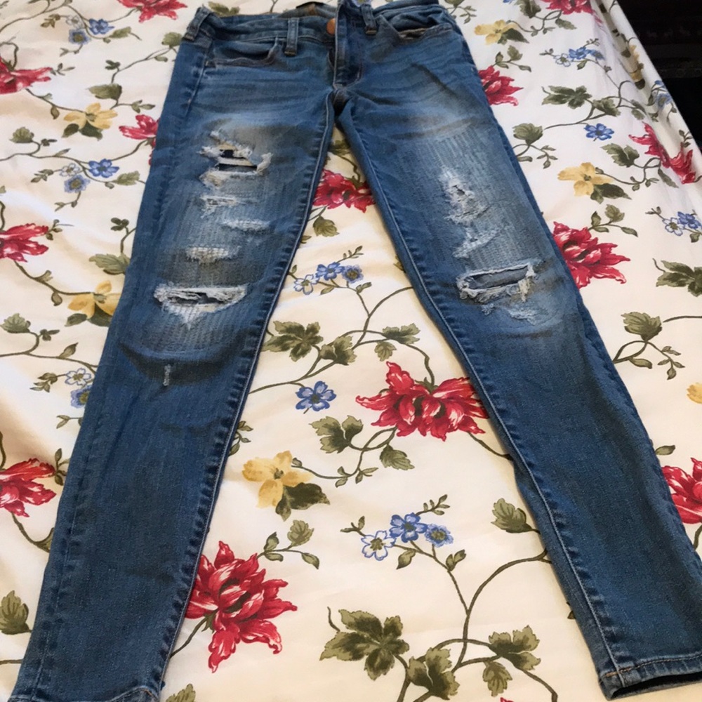 Ripped denim jegging